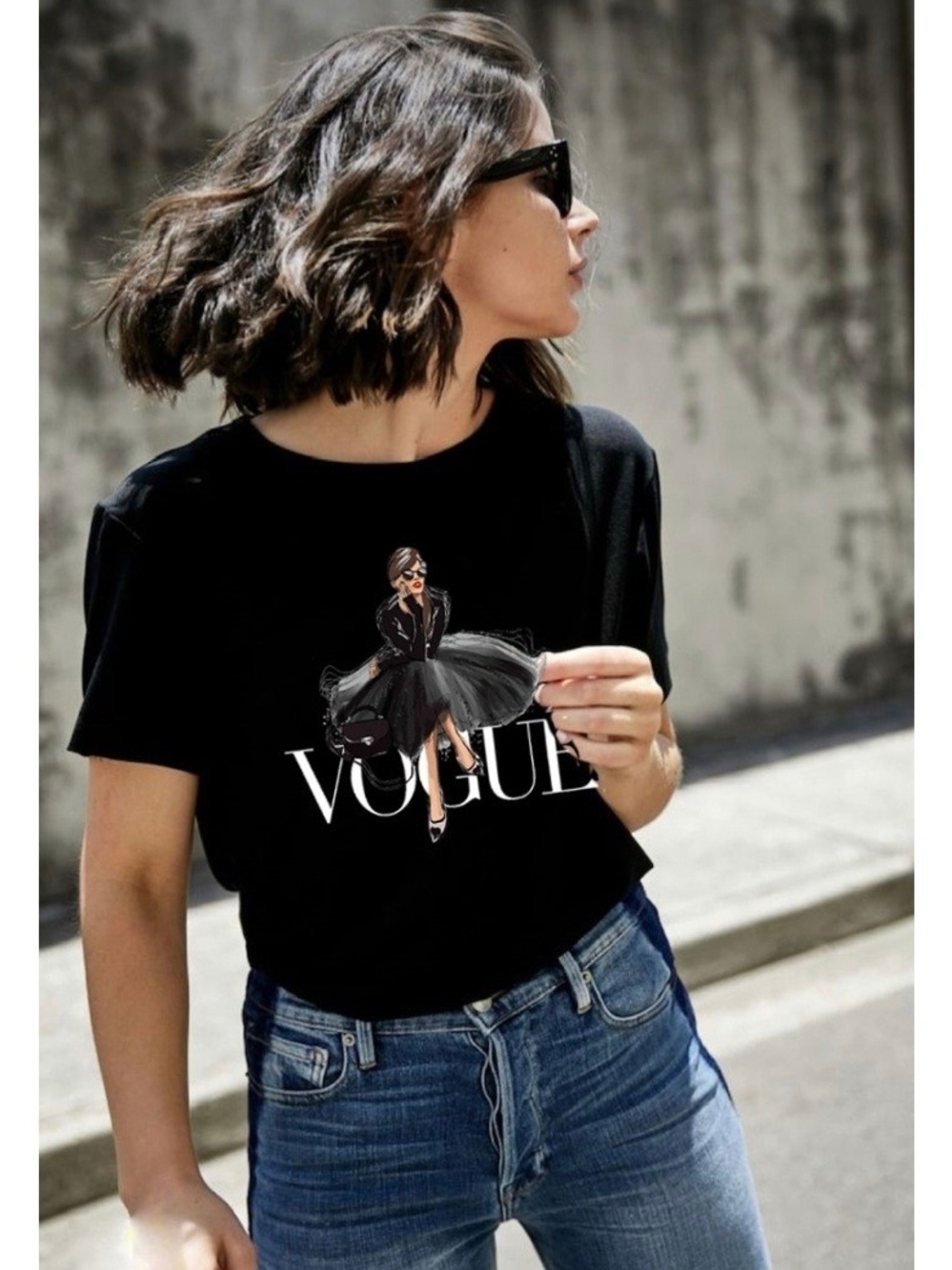 Vogue Graphic Black Women's Tee